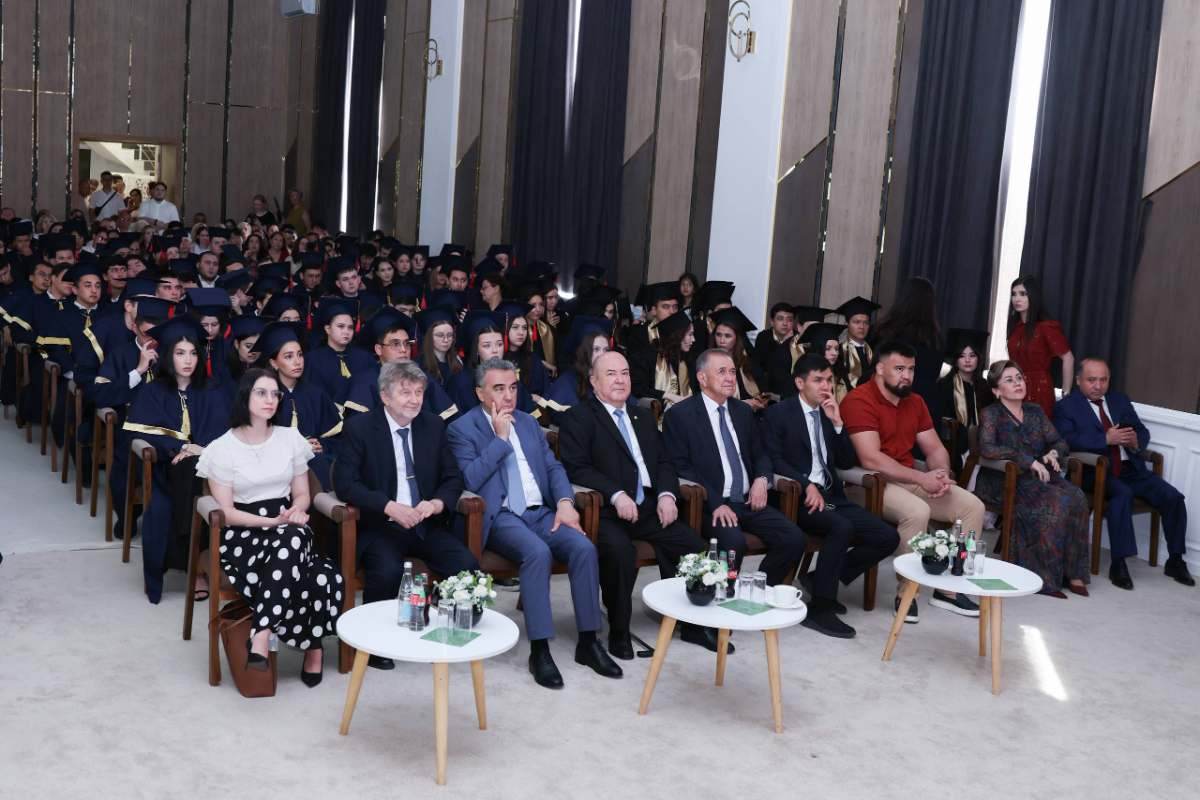 G.V. Plexanov nomidagi Rossiya iqtisodiyot universiteti bitiruvchilariga diplomlar topshirish marosimi
