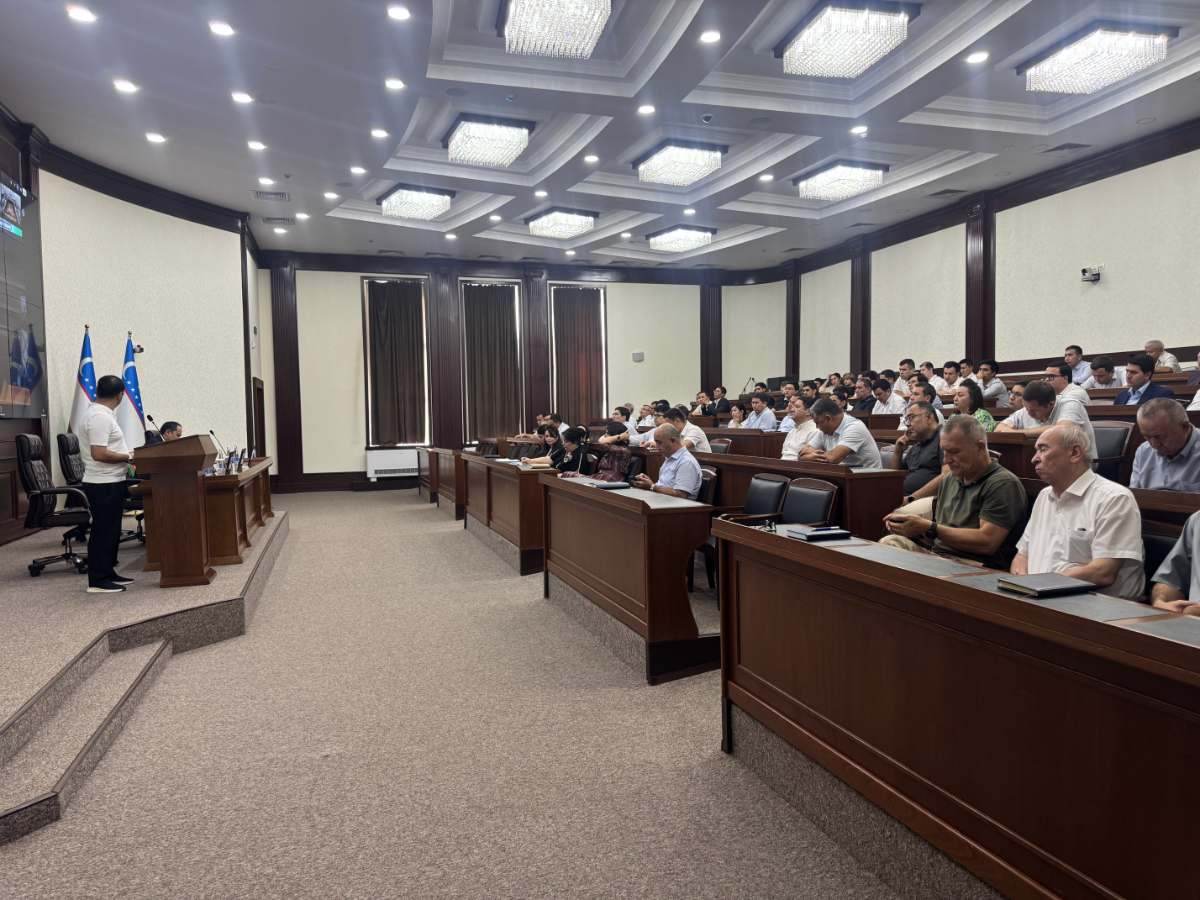 Markaz xodimlari O‘zbekiston Respublikasining “O‘zbekiston Respublikasi Administratsiyasi to‘g‘risida”gi Konstitutsiyaviy Qonunining maqsad va vazifalari, mazmuni hamda asosiy qoidalariga bag‘ishlangan seminarda ishtirok etdilar